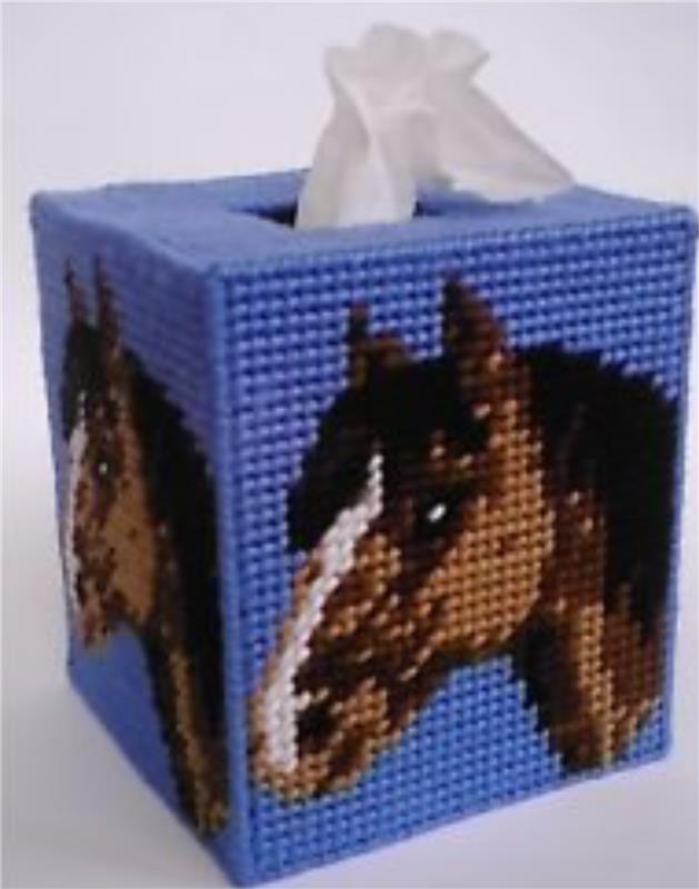 "Bay Horse Tissue Topper" Plastic Canvas Pattern