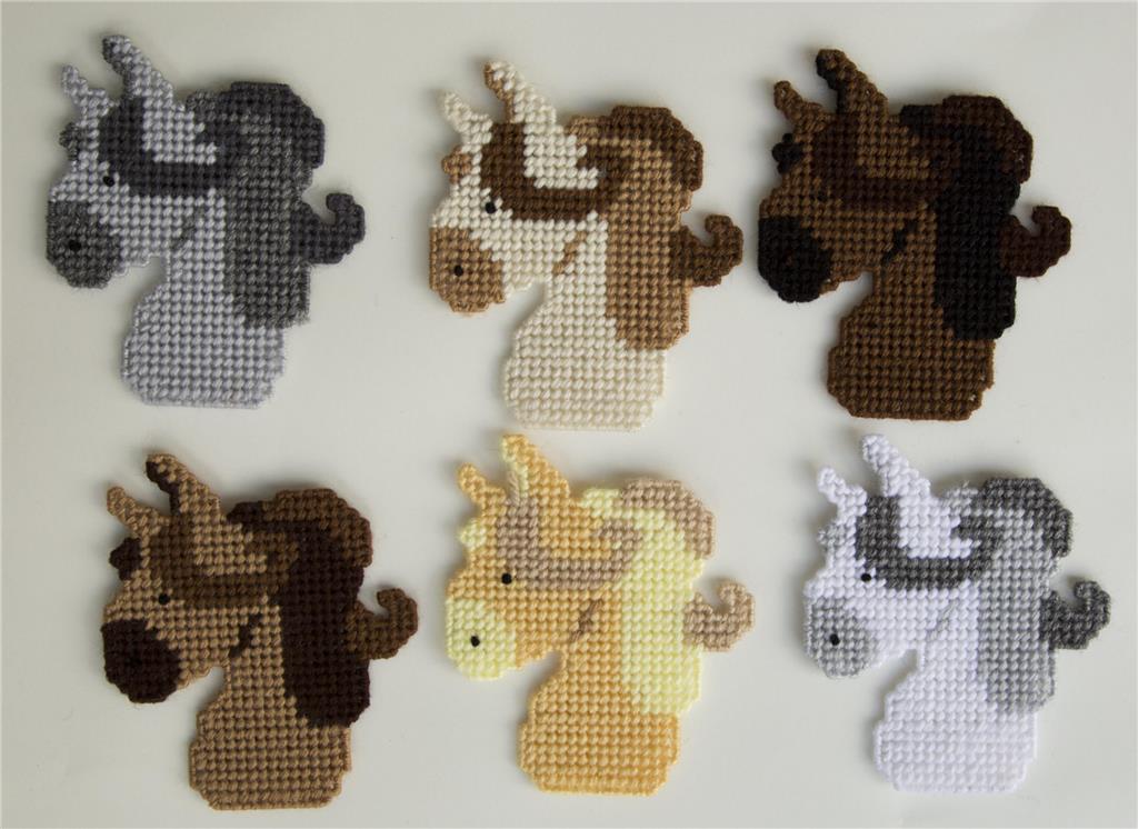Horse Magnets horse-magnets-plastic-canvas-pattern
