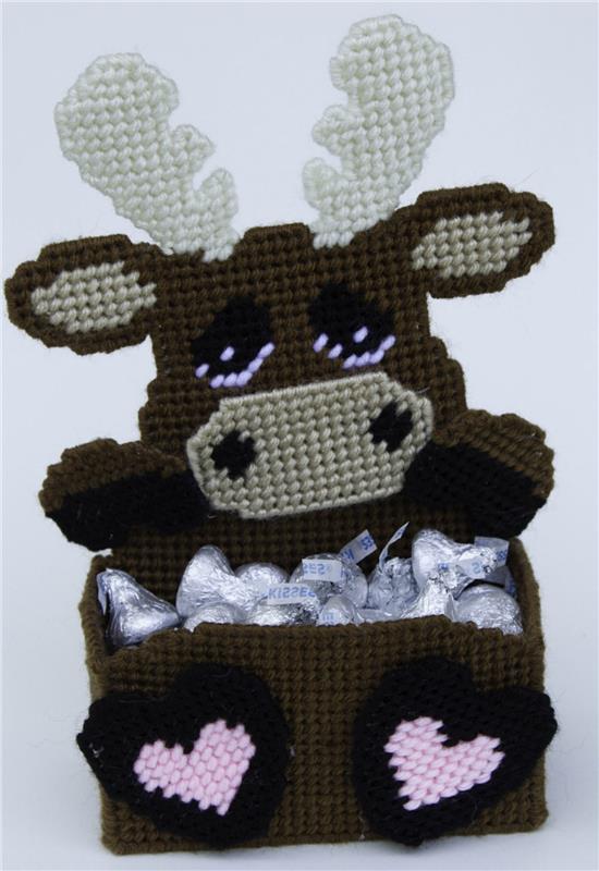 "Moose Treat Holder" Plastic Canvas Pattern
