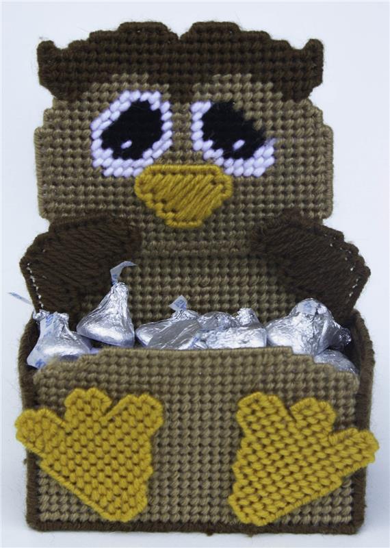 "Owl Treat Holder" Plastic Canvas Pattern